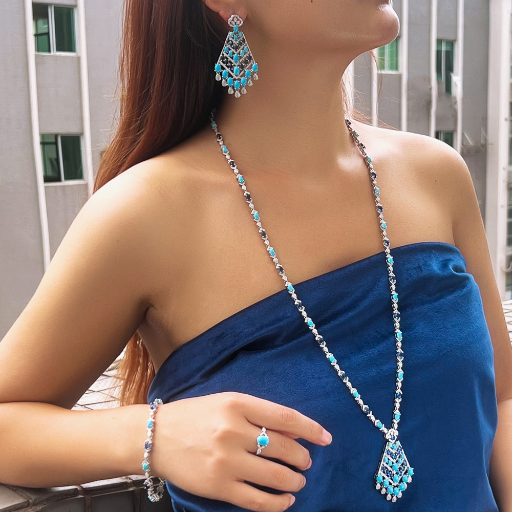 Ethnic Fashion In Dubai - CWWZircons 4 Buah Kalung Panjang Rumbai