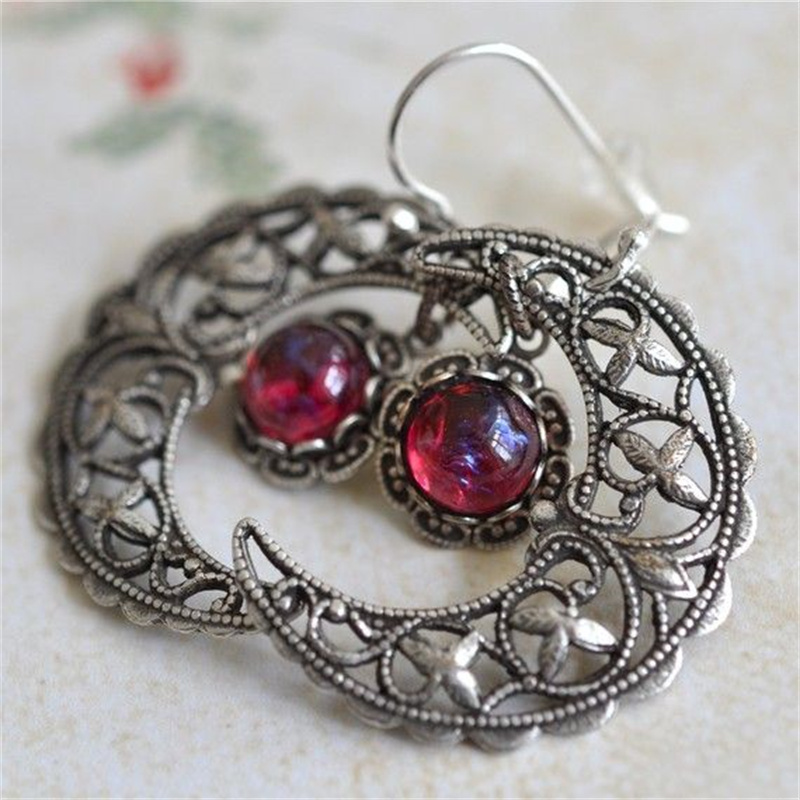 Ethnic Fashion Wear For Women - Anting Wanita Model Bulan Berhias Batu