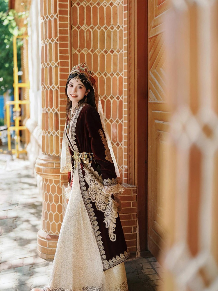Pakaian Etnis Minoritas Uygur  - Ethnic Clothing & Online Fashion Store Khaadi Pk ulasan dan harga